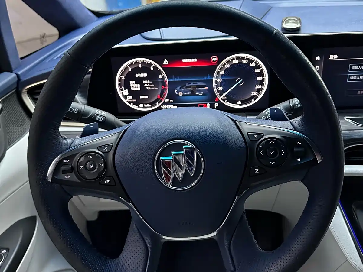 Photo 10 - Buick GL8