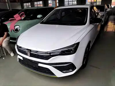 Roewe i5