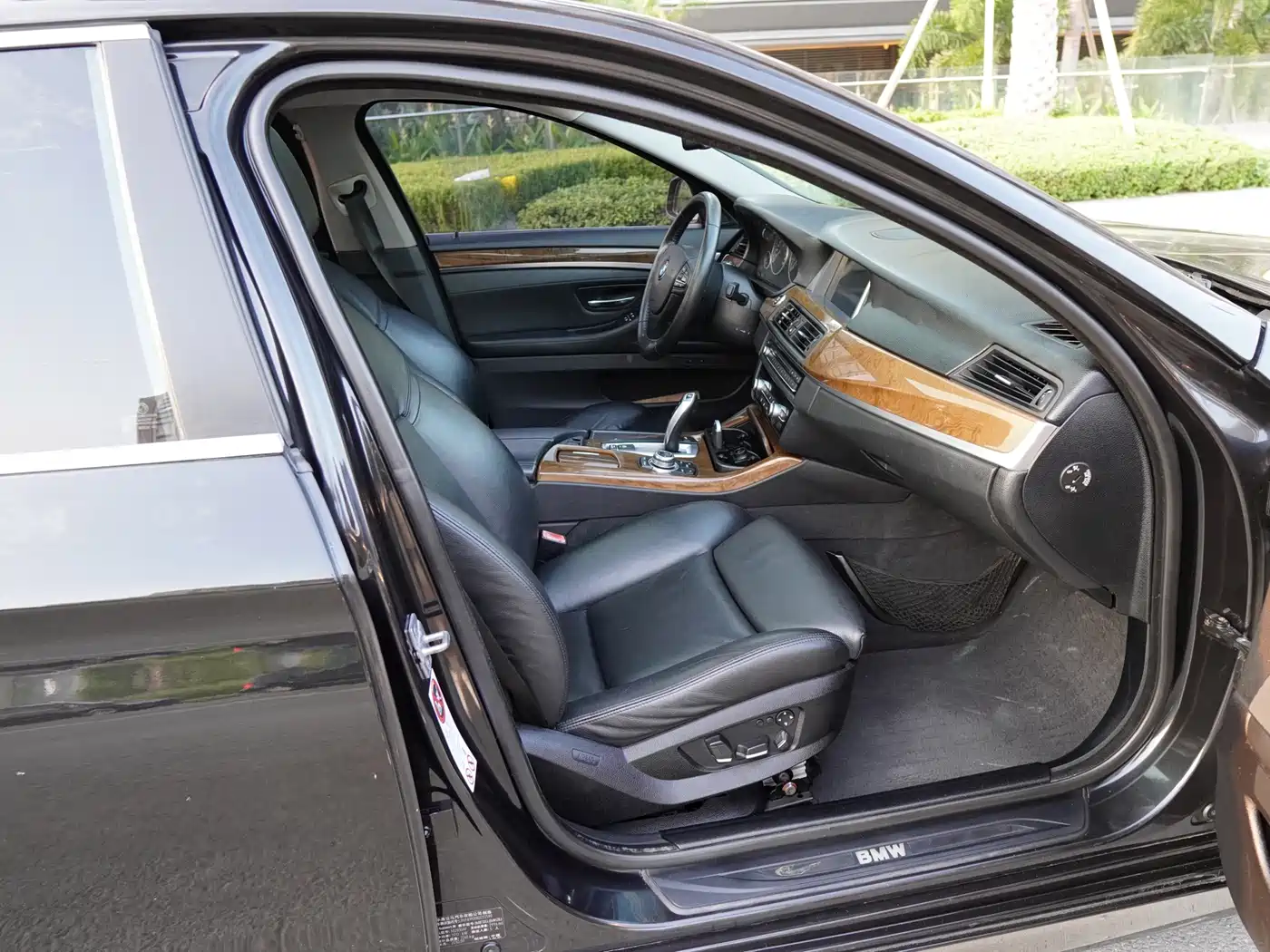 BMW 5 Series 2011 528Li Luxury фото 14