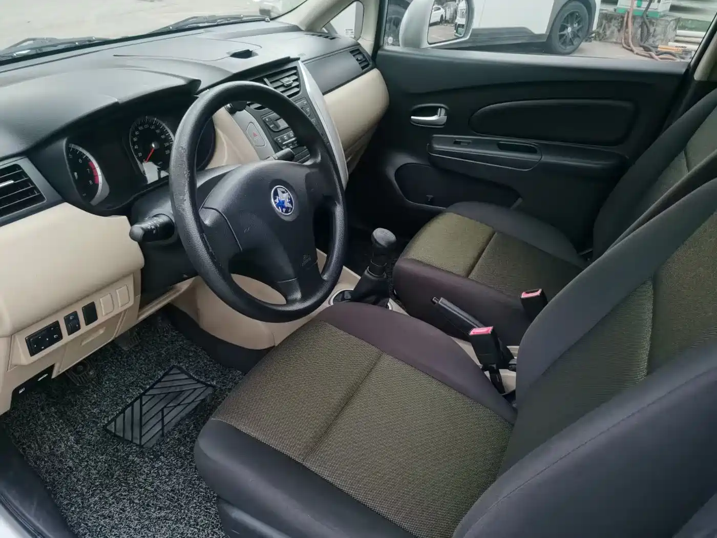 Venucia R50 2014 2013 1.6L Manual Fashion