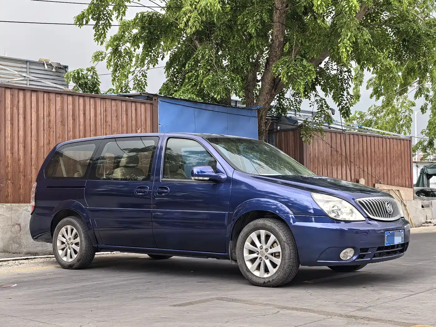 Buick GL8 2011 2.4L CT Luxury Business Comfort Edition фото 3