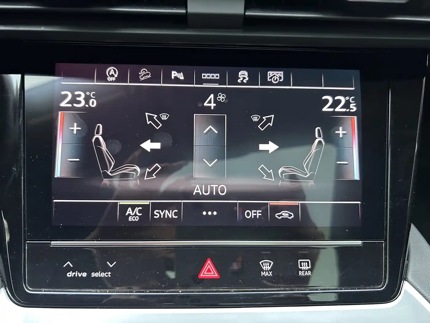 Audi Q6 2023 2023 40 TFSI quattro Cloud View Light Yulin Package
