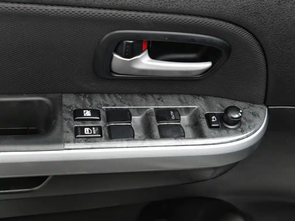 Suzuki Grand Vitara 2012 2011 2.4 AT JLX-EL 5-door Limited Edition