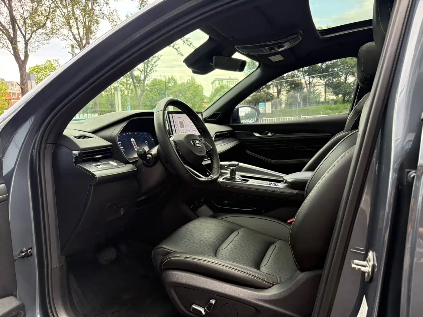 Фото 4 - Geely Preface