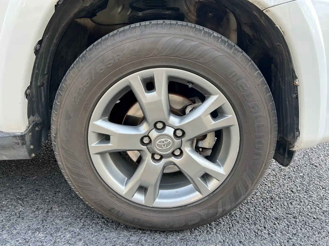 Toyota RAV4 Rongfang 2012 Styling Edition 2.4L Automatic 4WD Luxury фото 32
