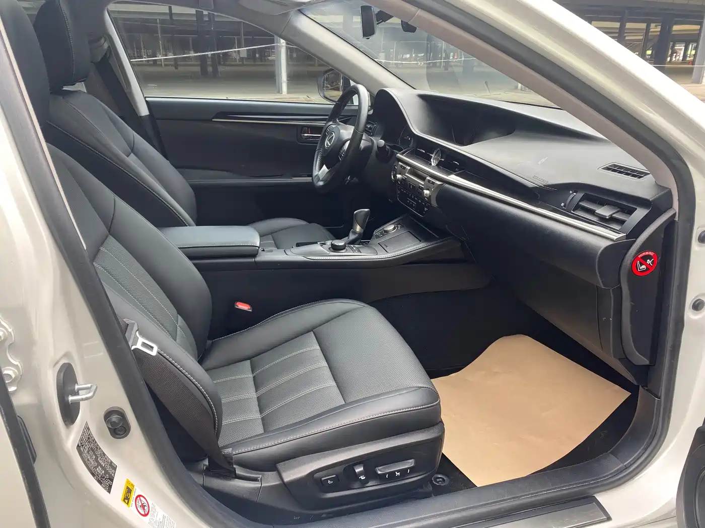 Lexus ES 2015 200 Elite Edition фото 8