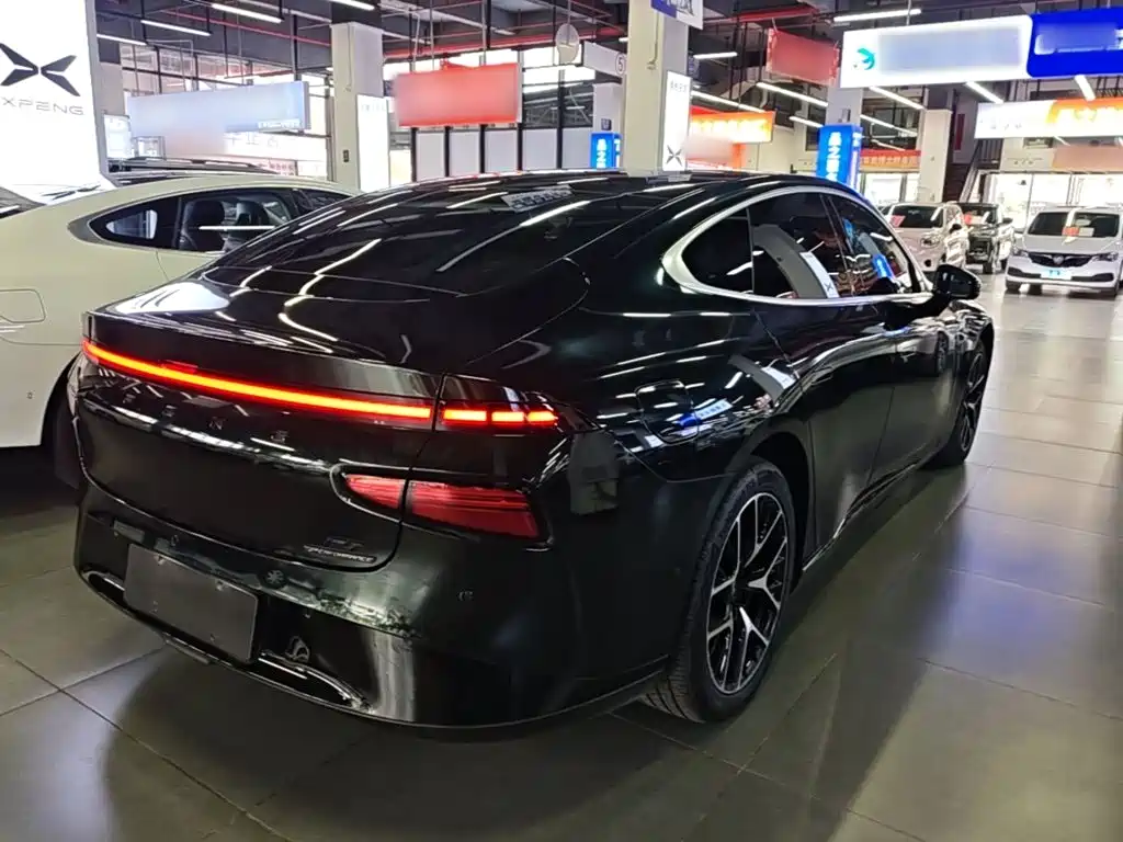 Фото 7 - XPeng P7