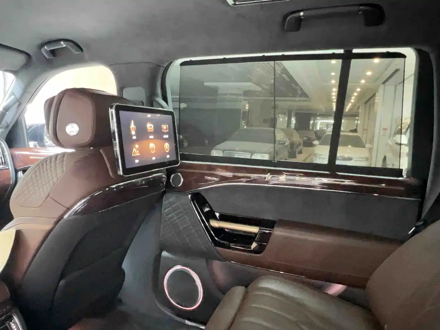 Hongqi Guoyao 2023 2022 4.0T Premium Flagship 4-Seater