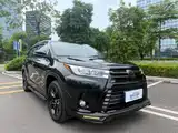 Photo 3 - Toyota Highlander