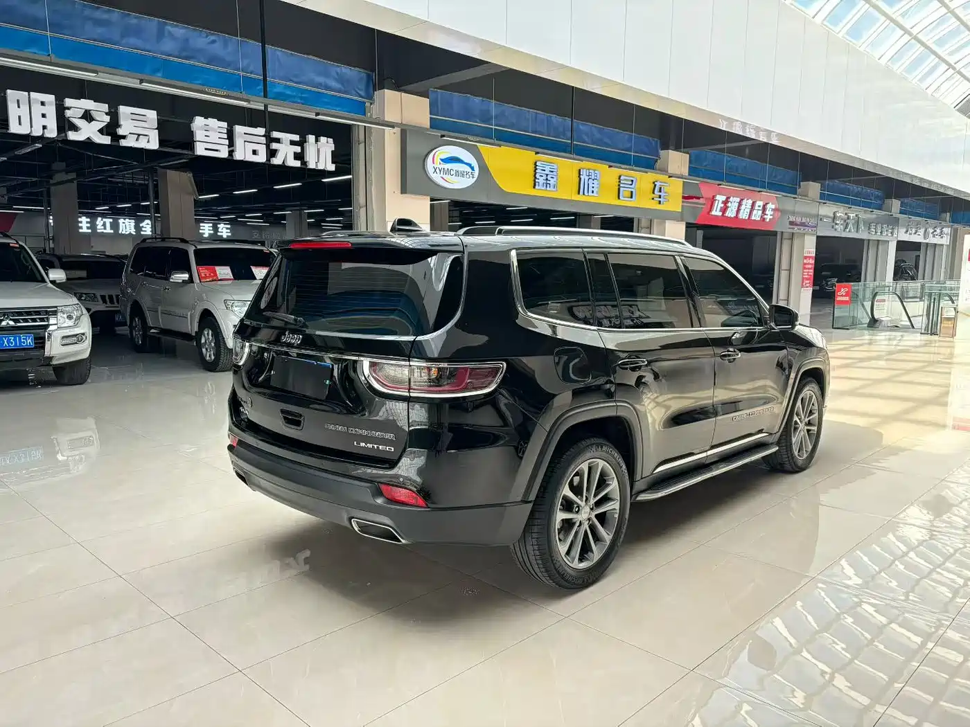 JEEP GRAND COMMANDER