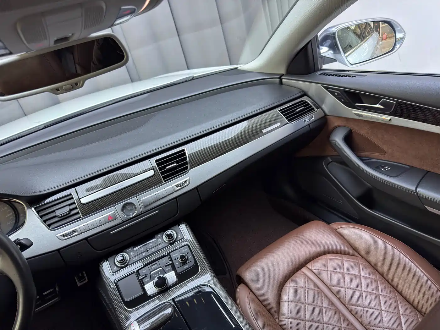 Audi S8 2014 S8 4.0TFSI quattro фото 10
