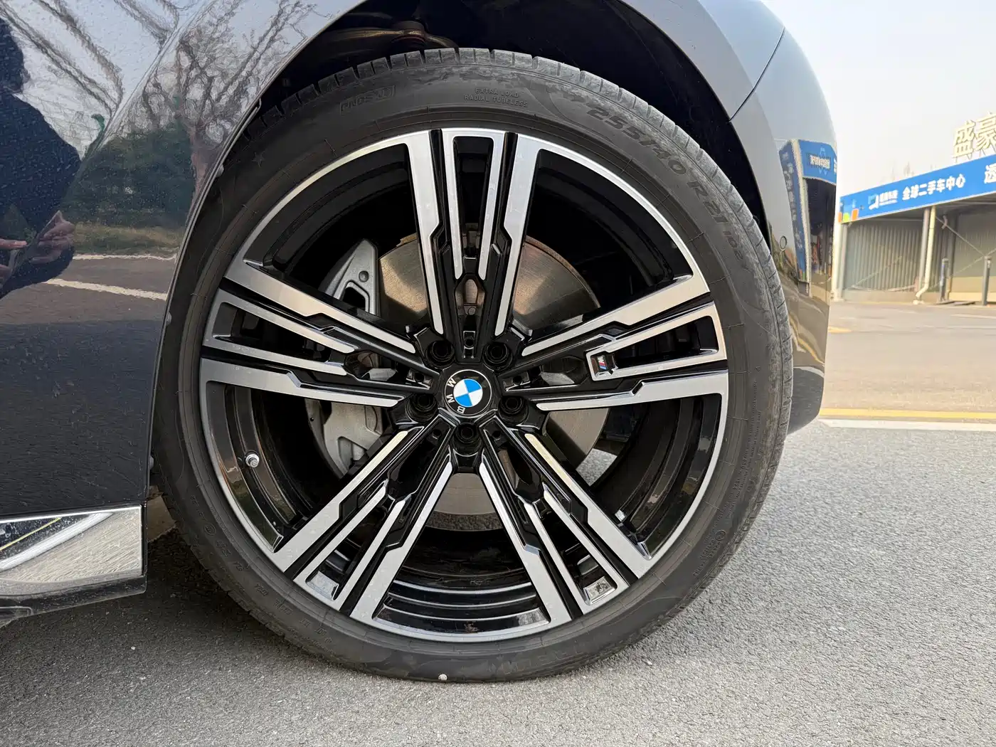 BMW 7 Series 2023 740Li Exclusive M Sport Package фото 2