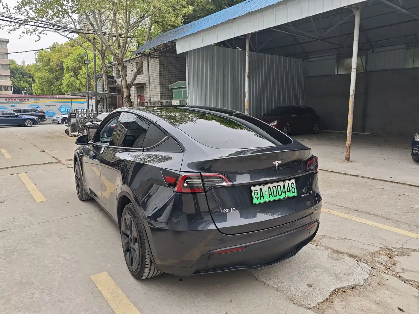 TESLA MODEL Y