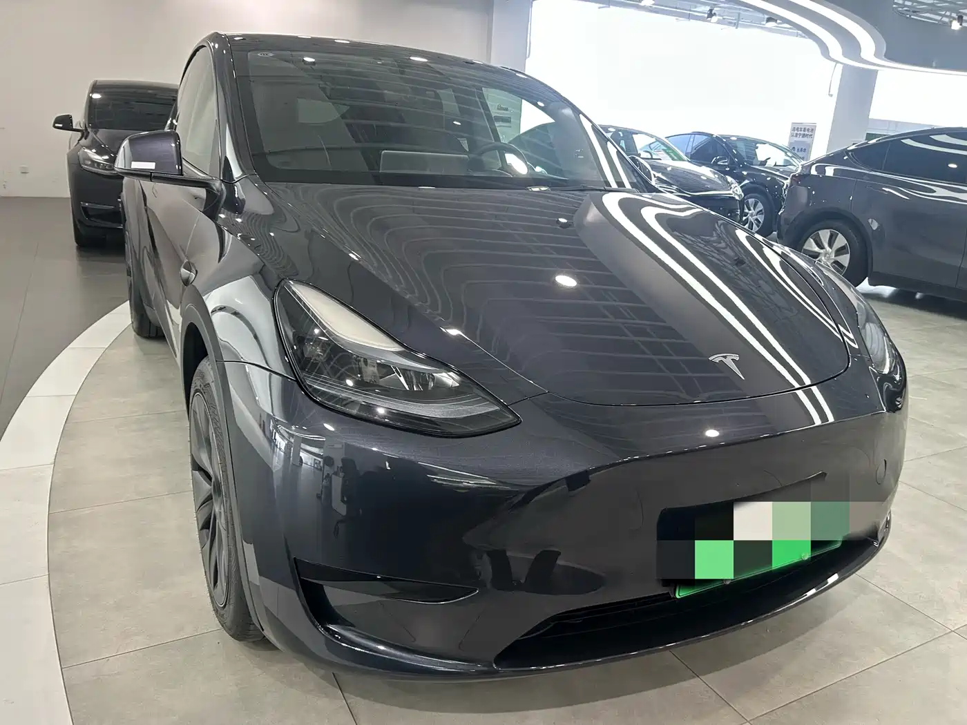 TESLA MODEL Y