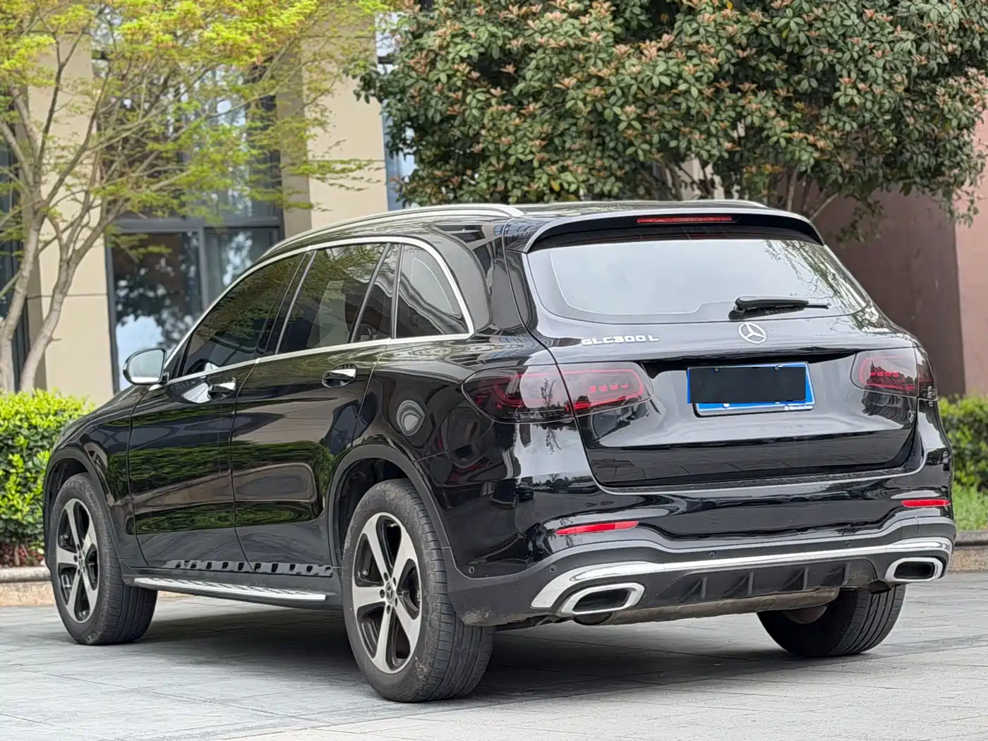 MERCEDES-BENZ GLC