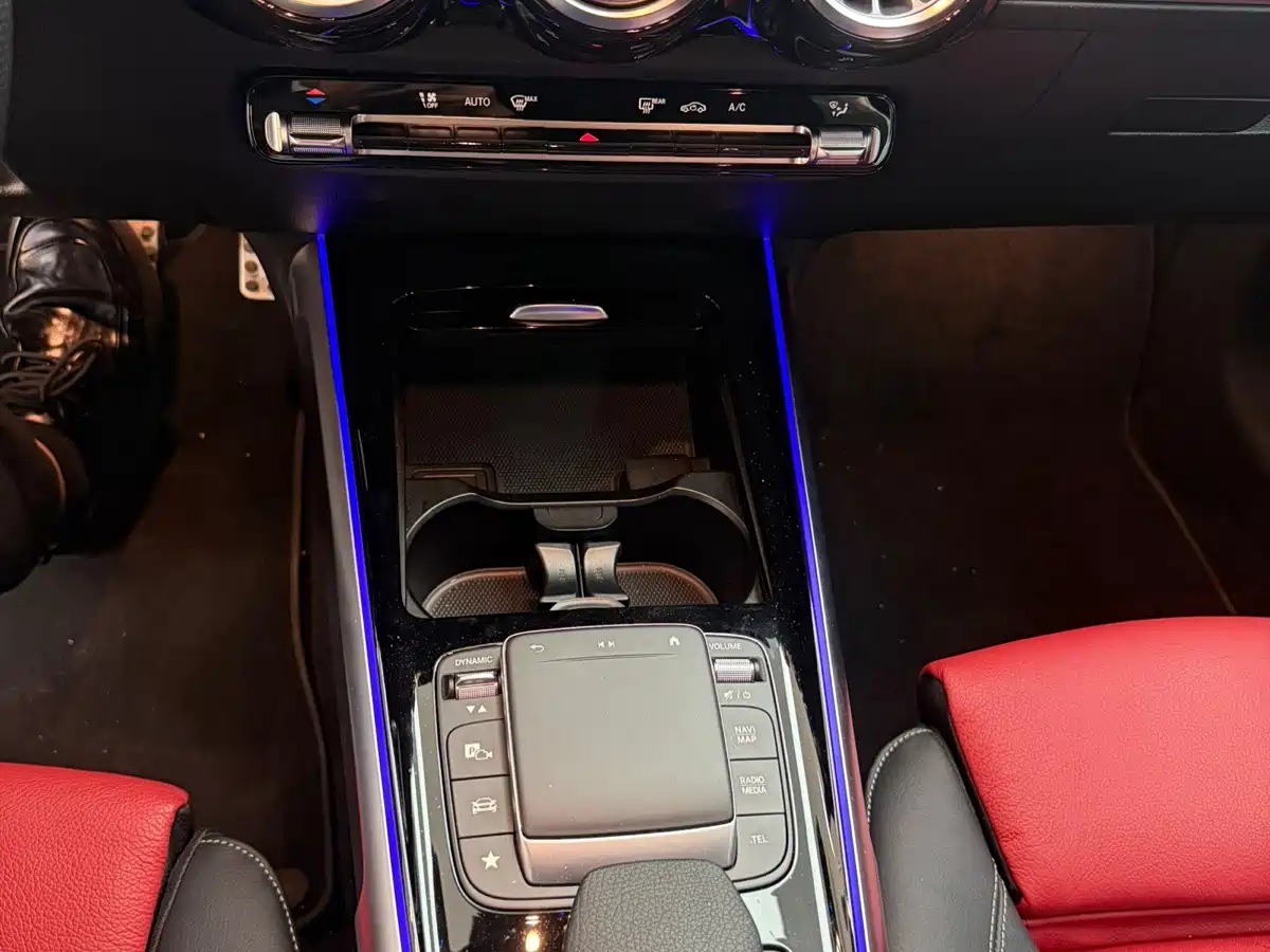 Mercedes-Benz GLB AMG 2022 2022 AMG GLB 35 4MATIC