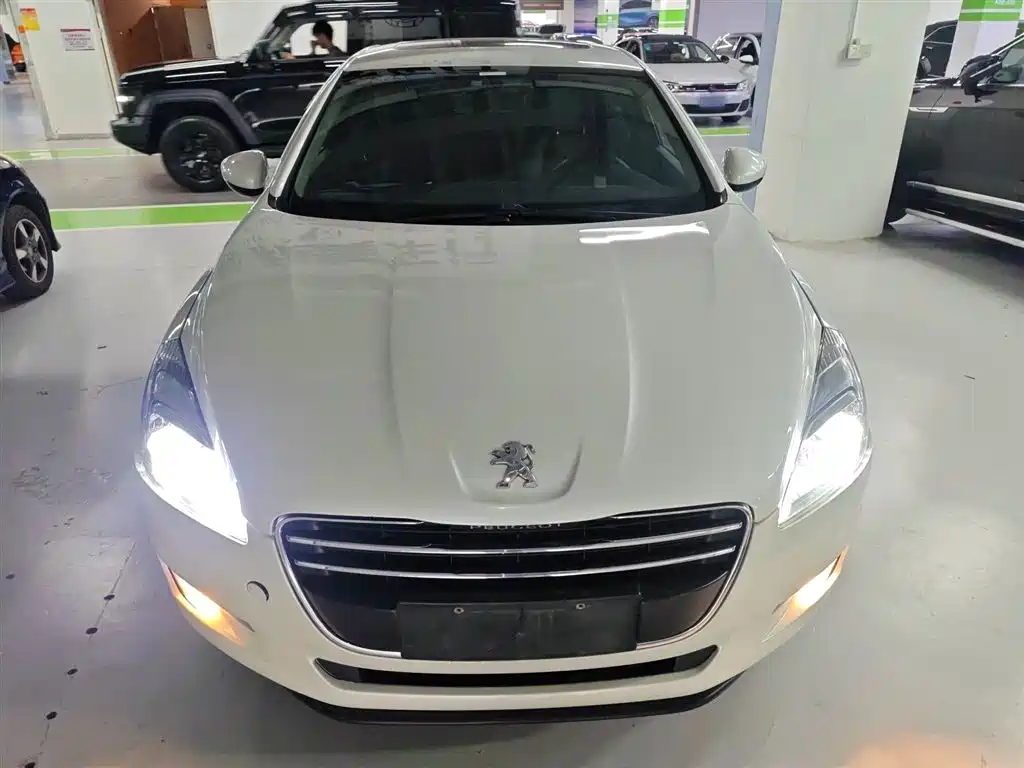 Peugeot 508 2012 2.0L Automatic Sunroof Classic Edition фото 3