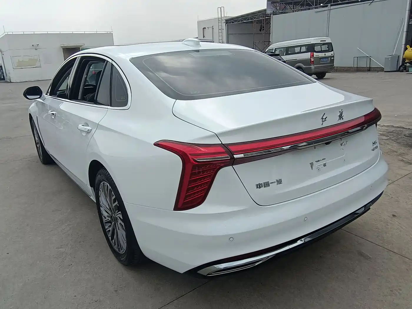 Hongqi H5 2023 2.0T Auto Smart Connect Flag Comfort фото 10