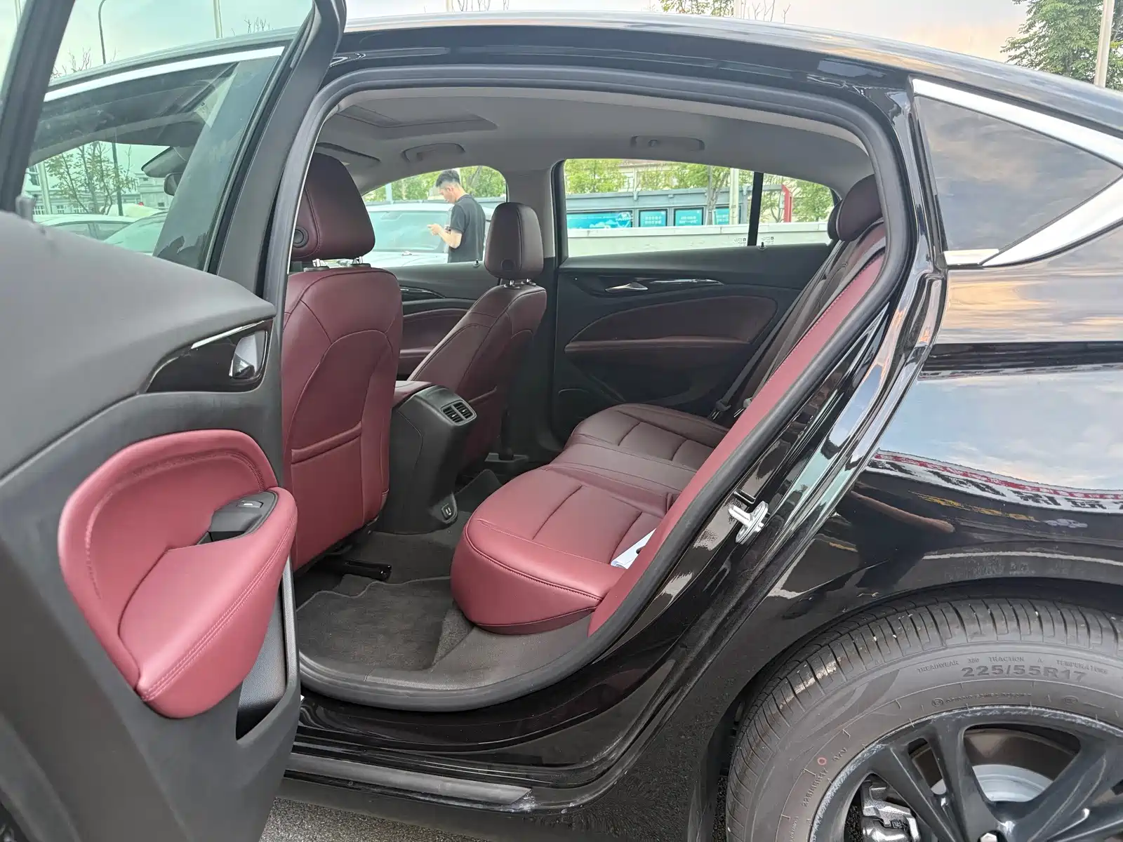 Photo 5 - Buick Regal