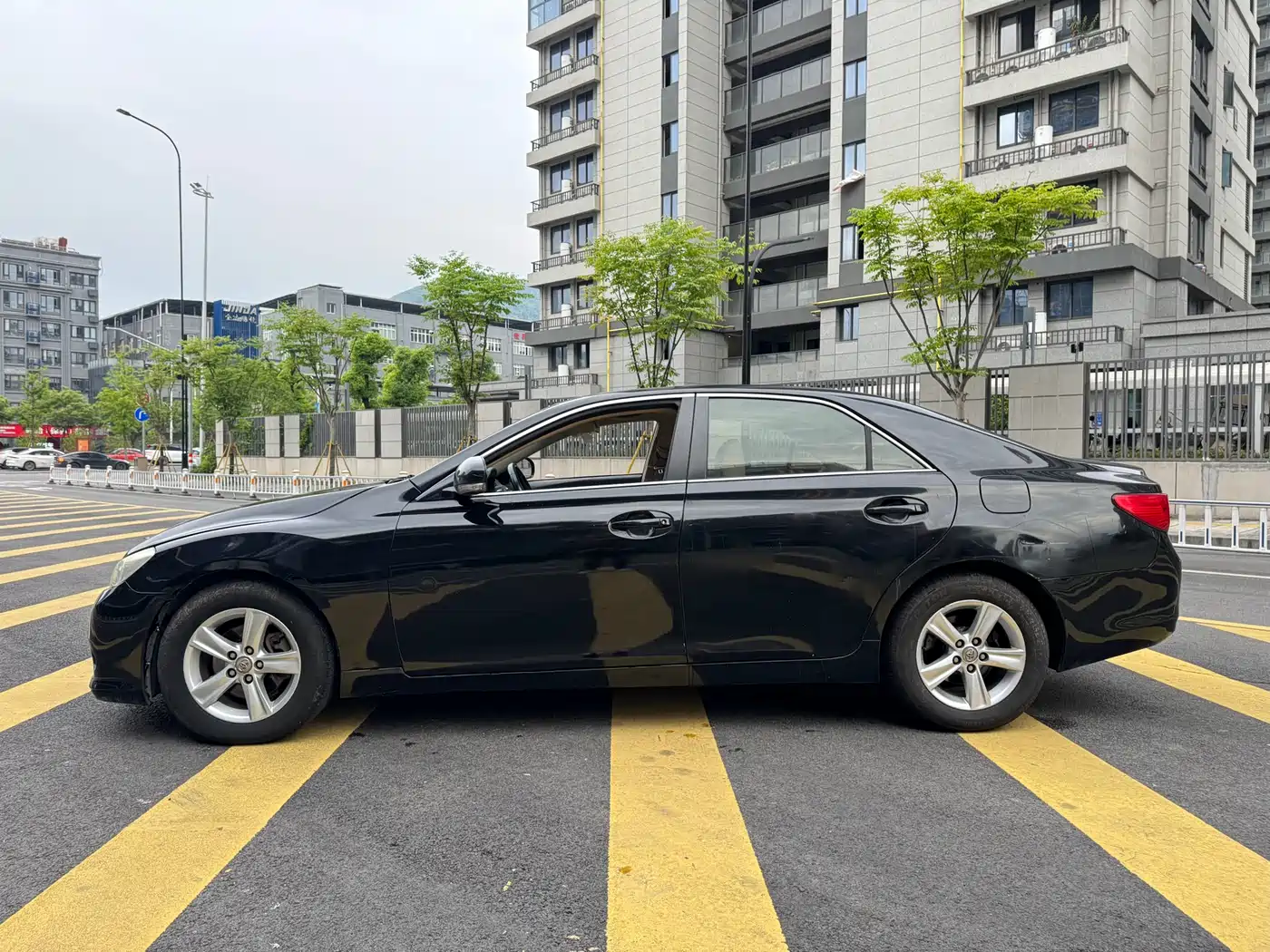 Toyota Reiz 2010 2.5V Style Elite Edition фото 4