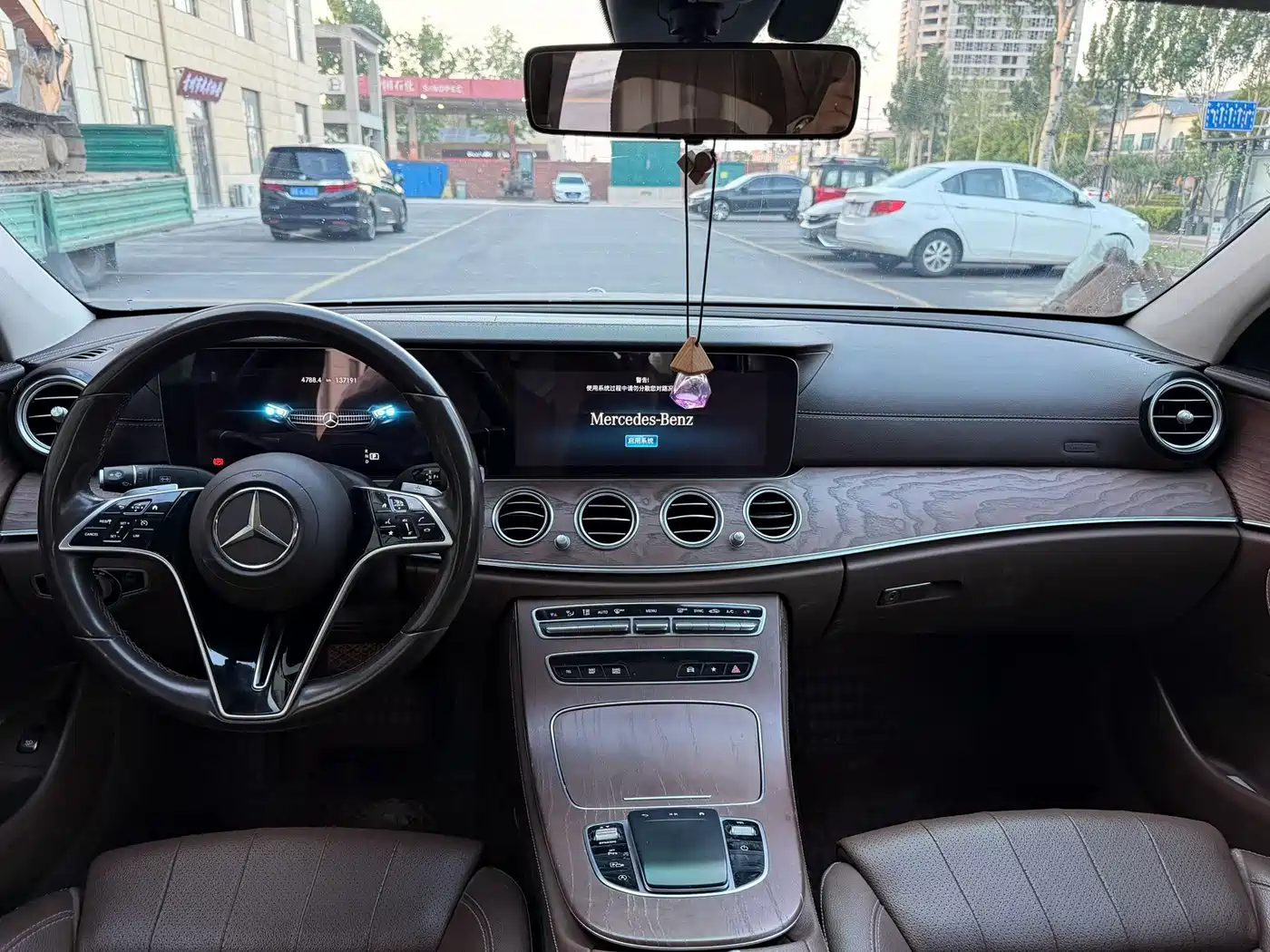 Mercedes-Benz E-Class 2022 E 260 L фото 4