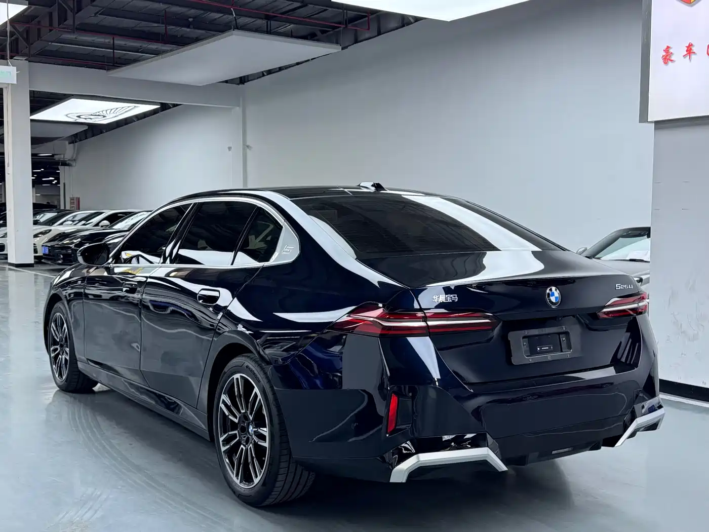 BMW 5 Series 2024 525Li M Sport Package фото 22