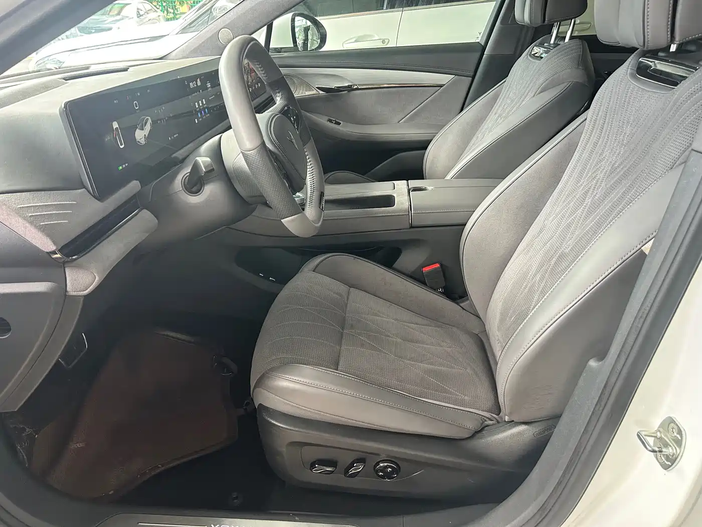 Voyah Passion 2023 2023 4WD Flagship Edition