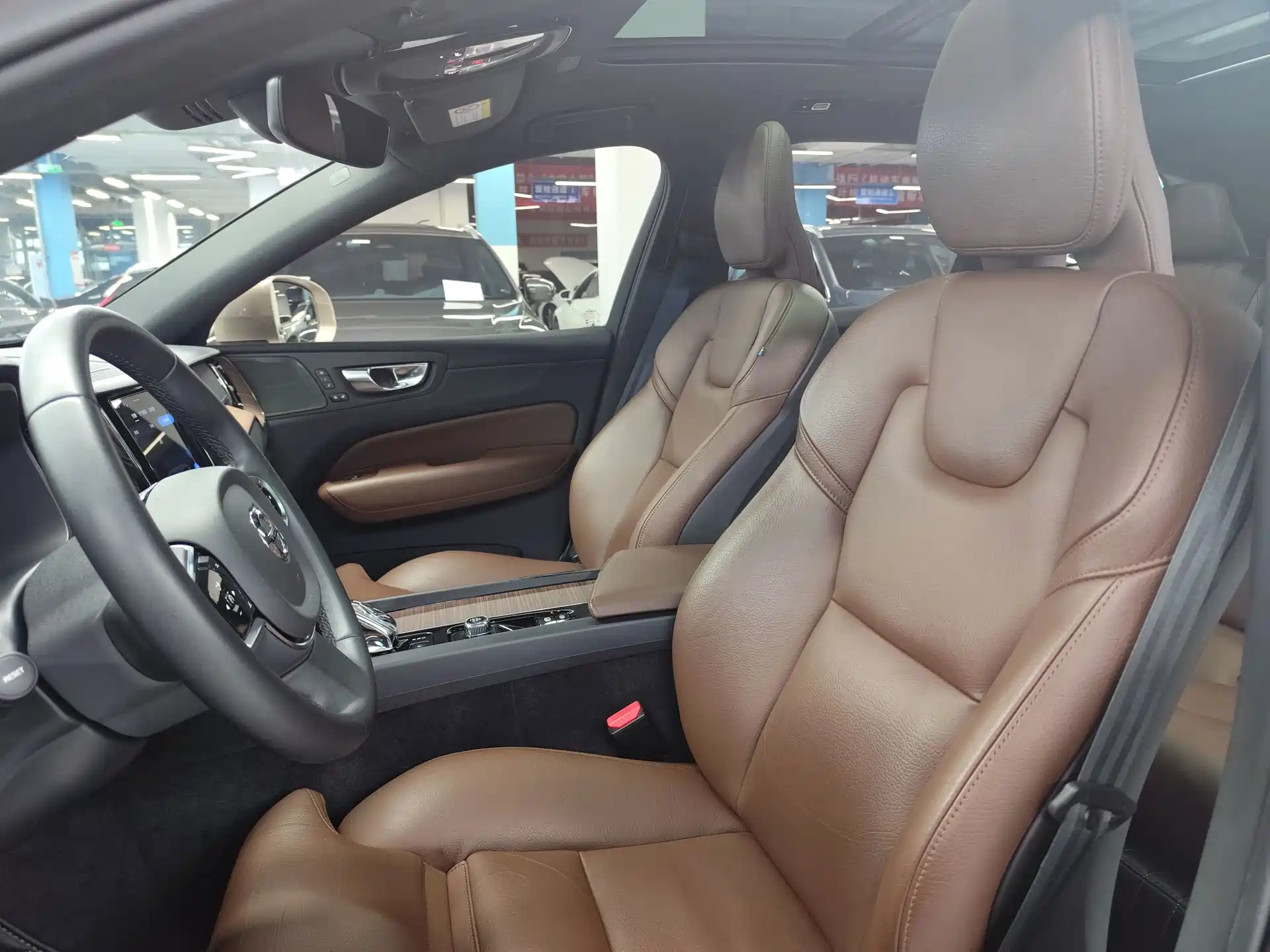 صورة 6 - Volvo XC60