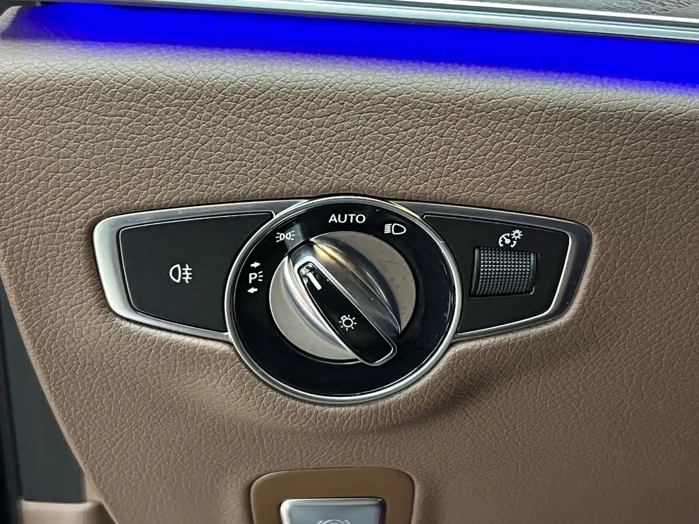 Mercedes-Benz E-Class 2023 E 300 L Luxury фото 22
