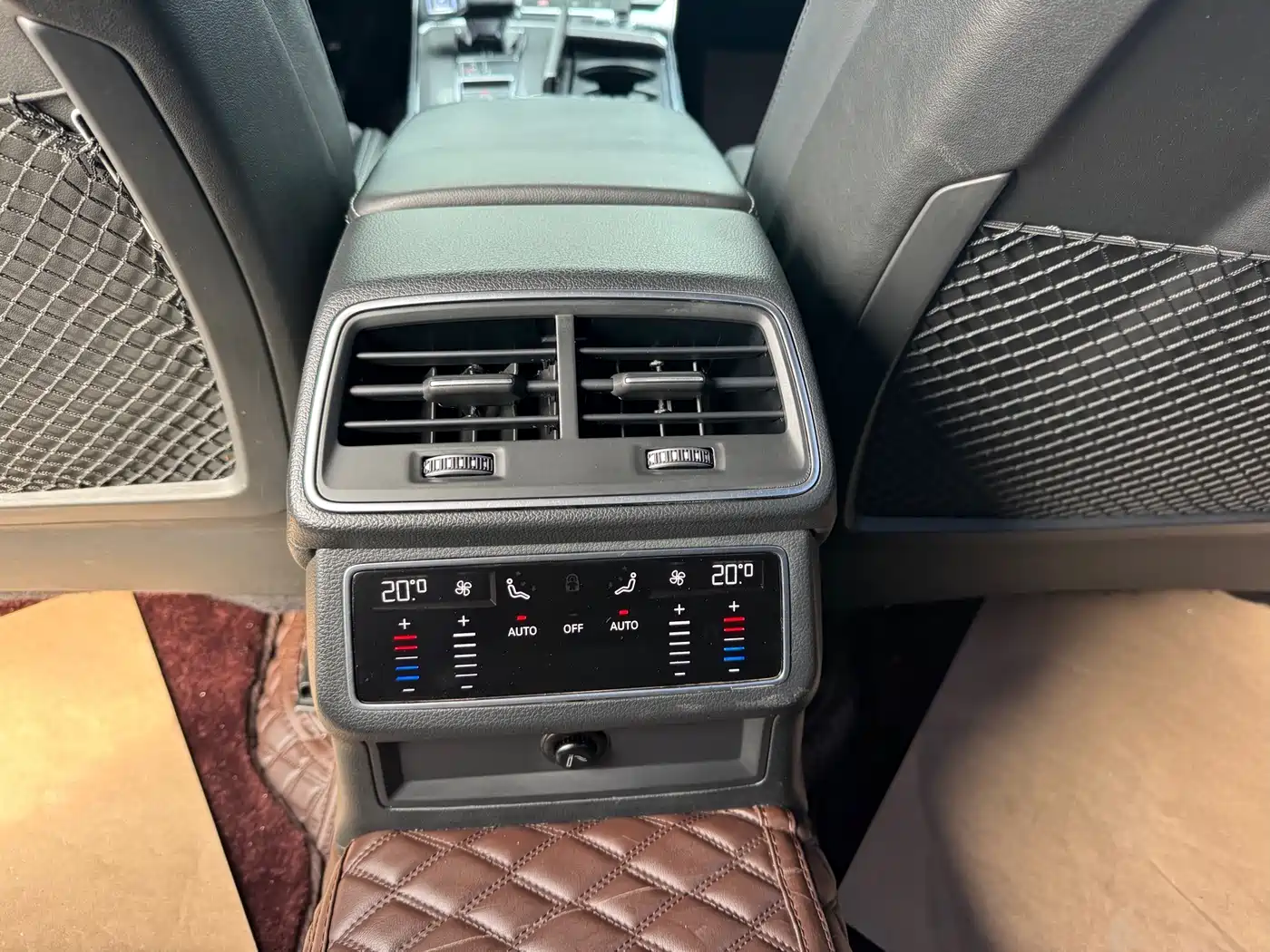 Фото 15 - Audi A6L