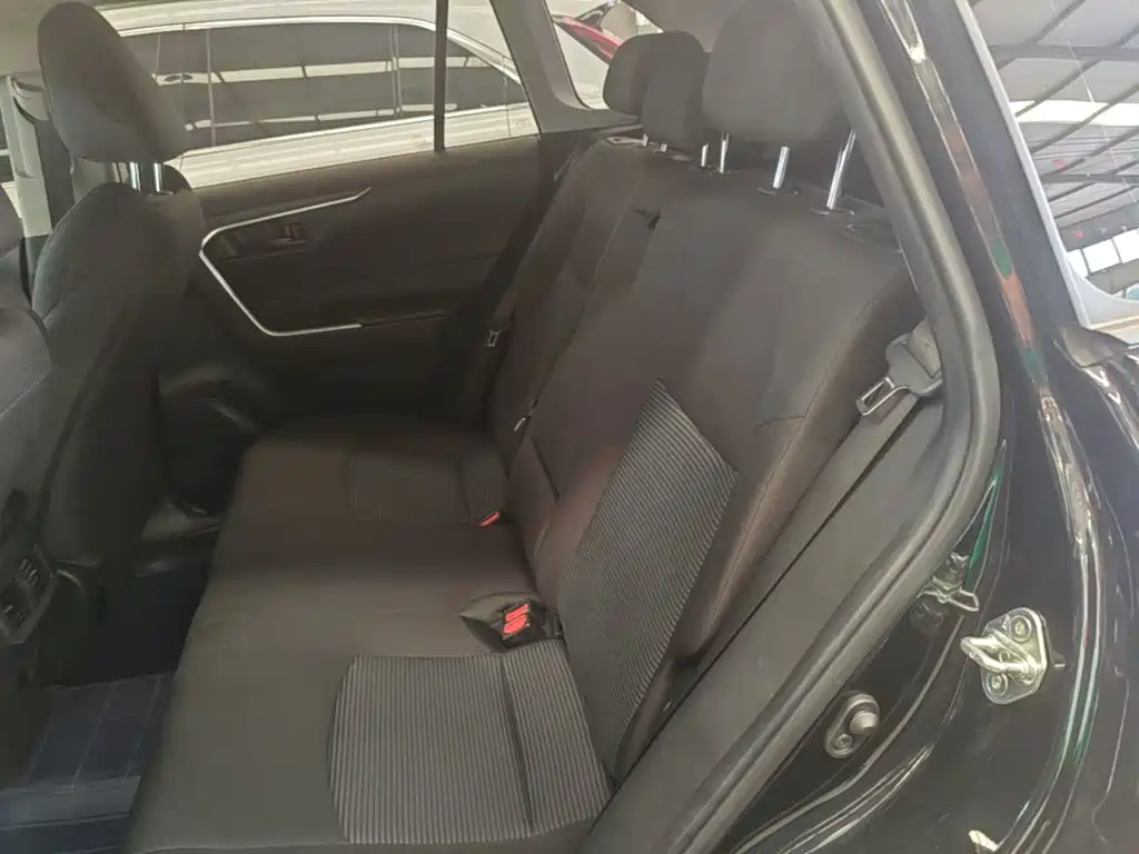 Toyota Wildlander 2023 2022 Facelift 2.0L CVT 2WD Leading Edition