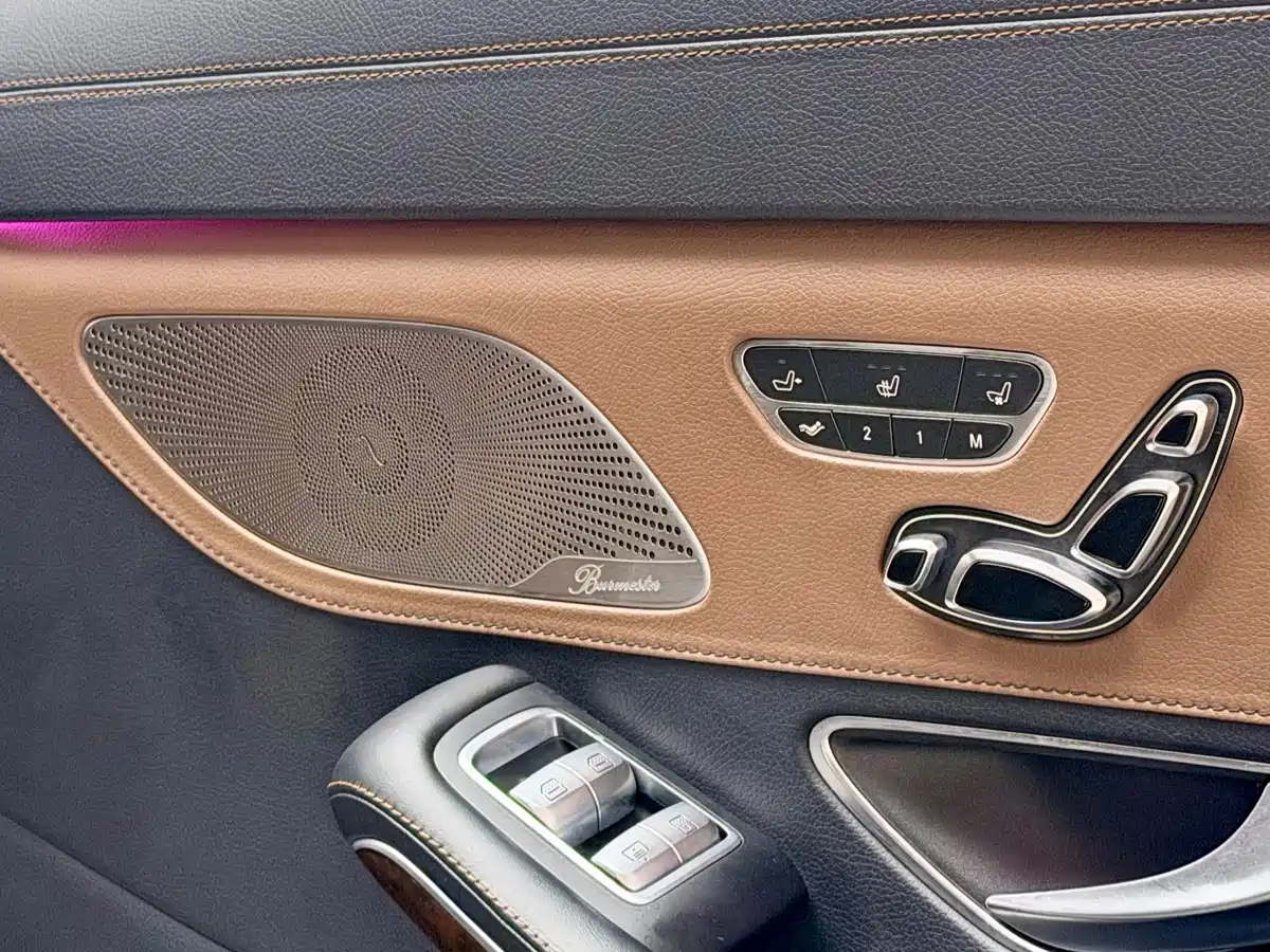 Photo 7 - Mercedes-Benz Maybach S-Class