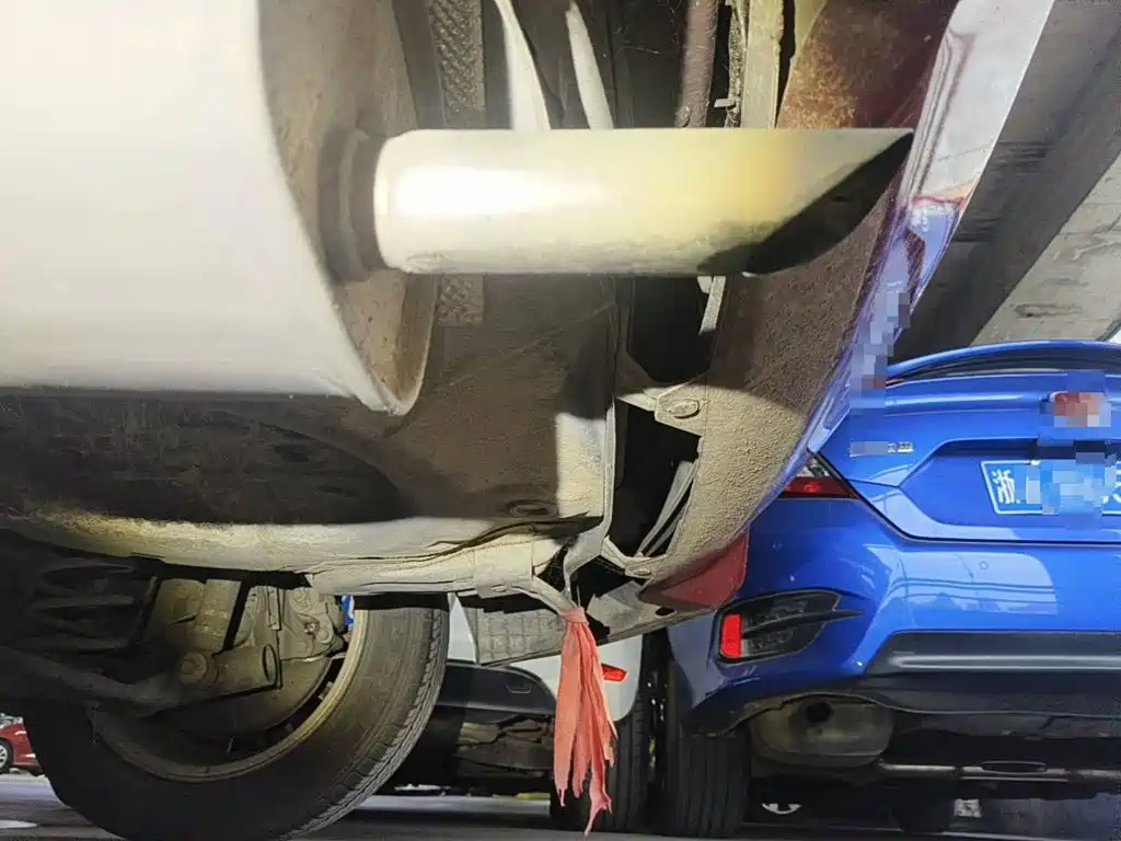Photo 11 - Nissan Tiida