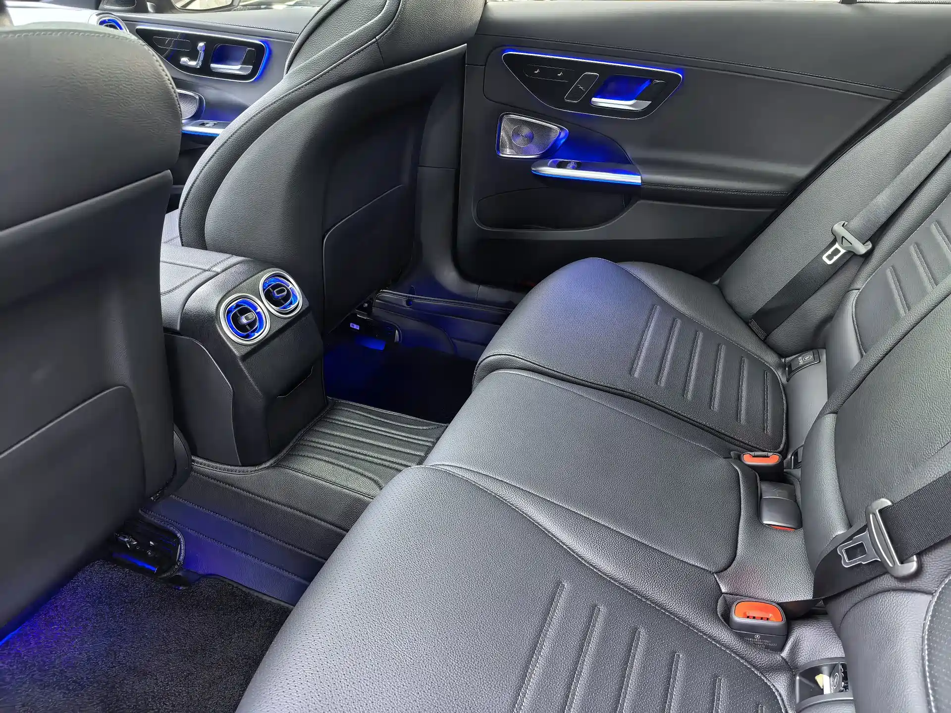 Фото 6 - Mercedes-Benz C-Class