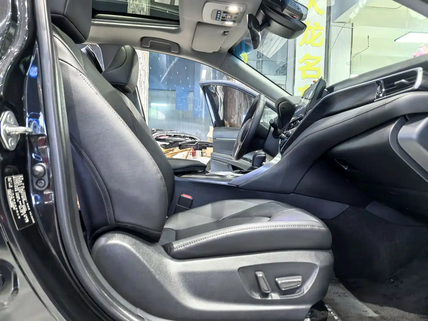 Toyota Camry 2021 2.5G Luxury Edition фото 12