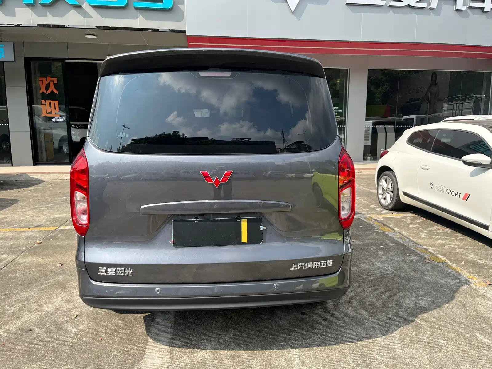 Фото 4 - Wuling Motors Wuling Hongguang New Energy