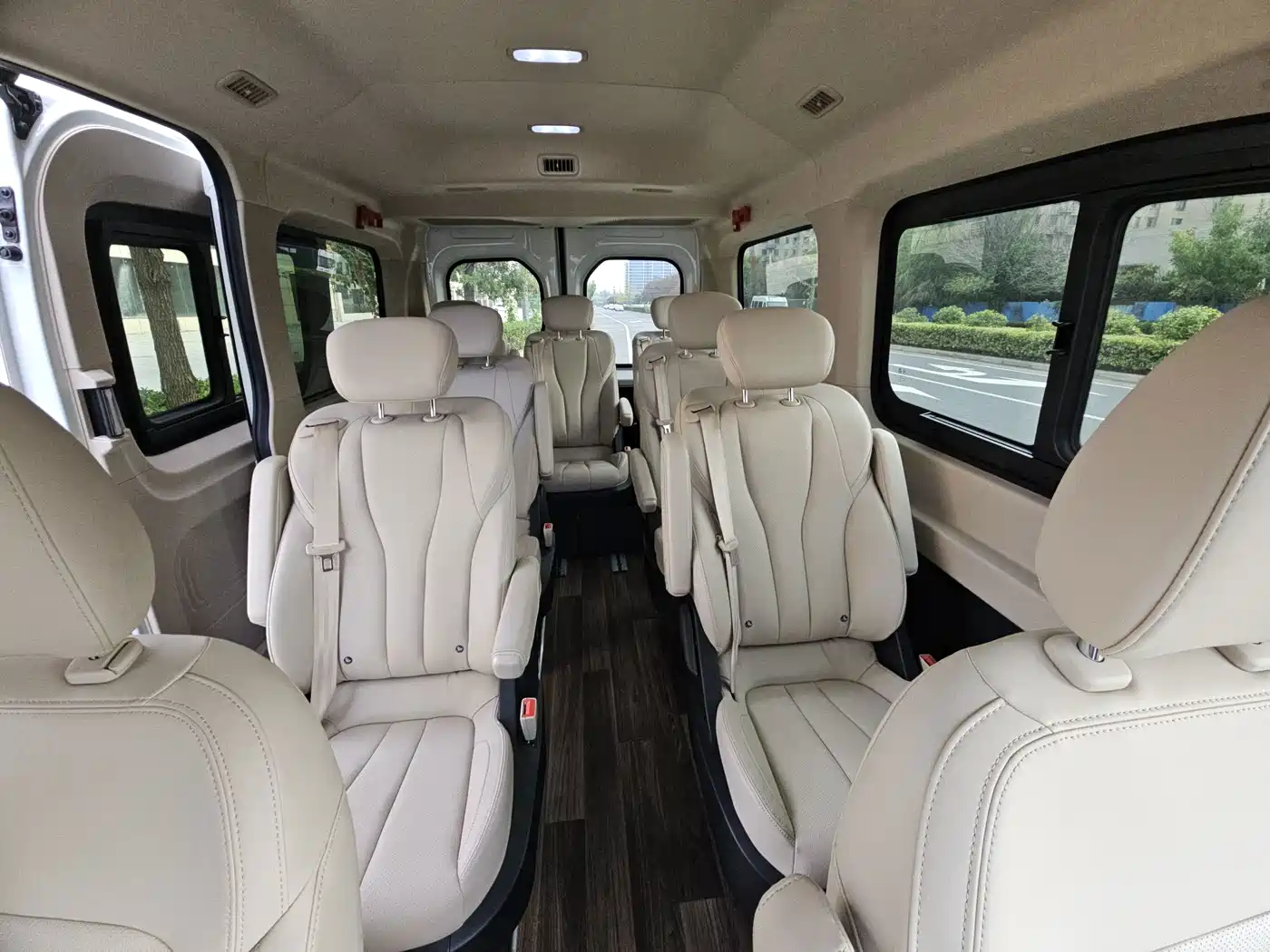 Maxus New Tour EV90 2026 2022 BUS Standard Long Wheelbase High Roof 9-seater 88.55kWh