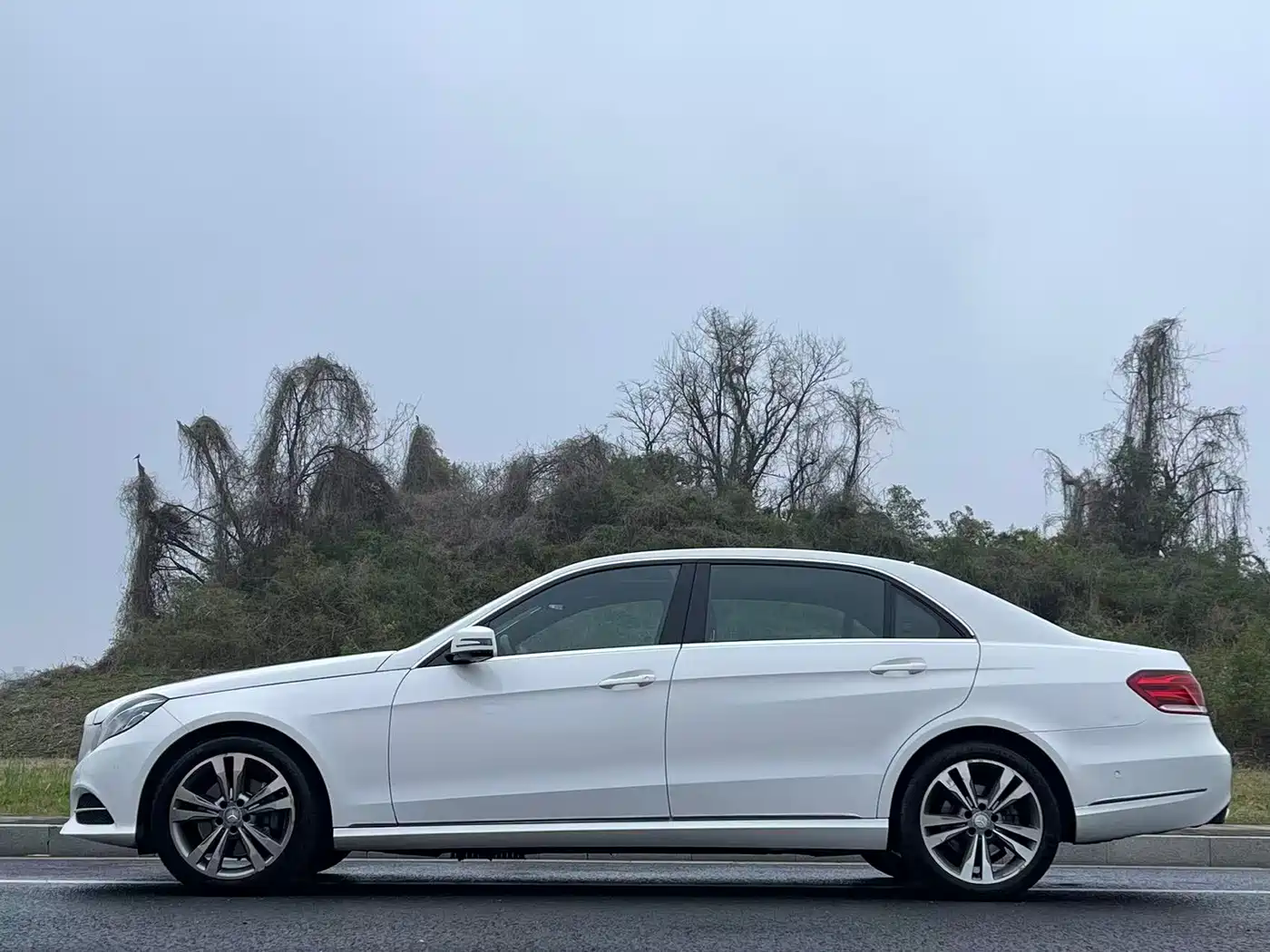 Mercedes-Benz E-Class 2015 E 180 L фото 21
