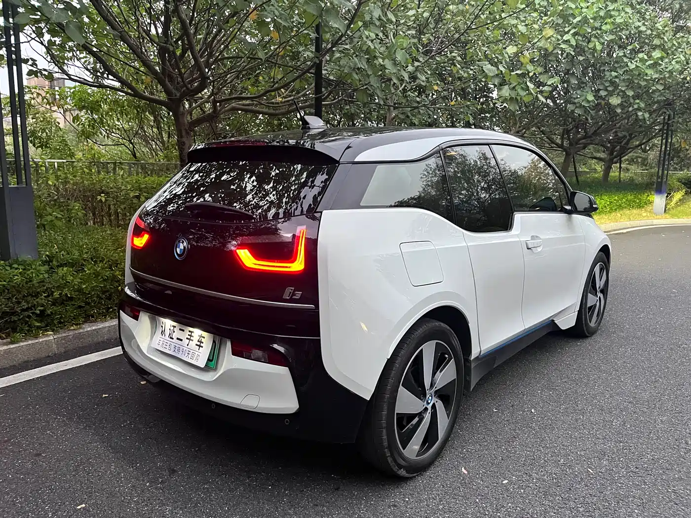 BMW I3
