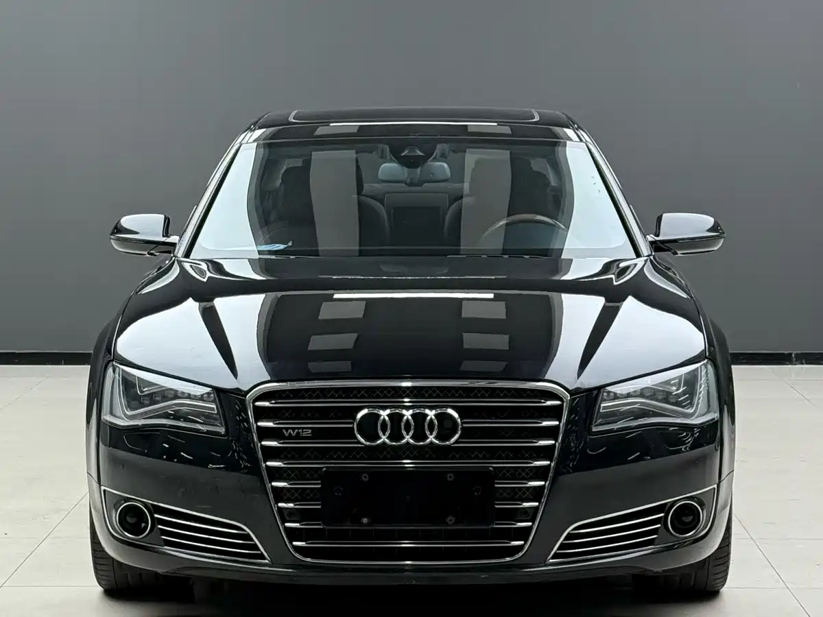 Audi A8 2011 A8L W12 6.3 FSI quattro фото 2