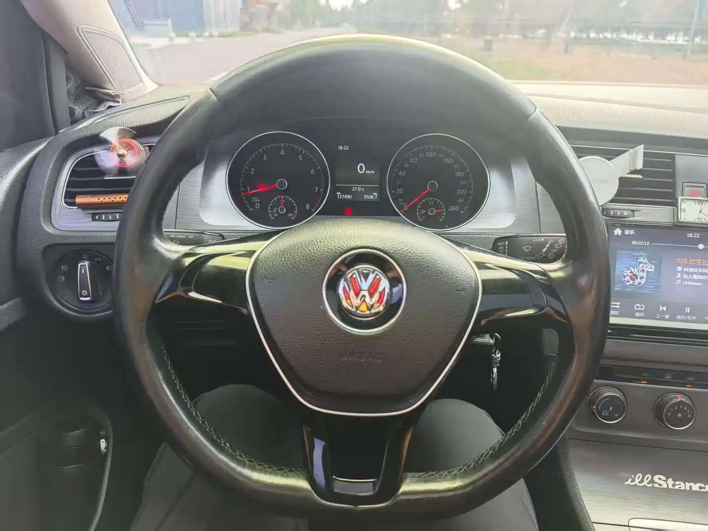 Photo 11 - Volkswagen Golf