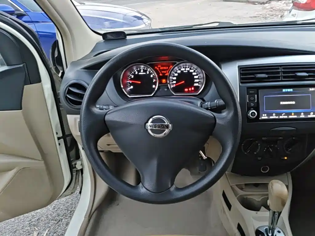 Фото 11 - Nissan Livina