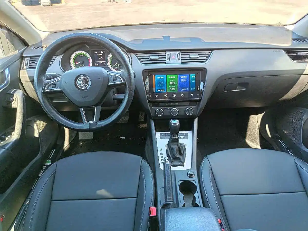 Škoda Octavia 2021 1.5L Automatic Comfort фото 11