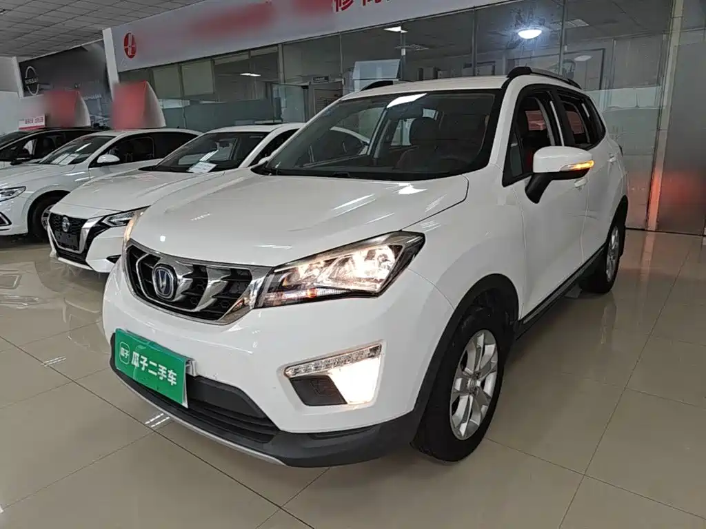 Фото 1 - Changan CS15