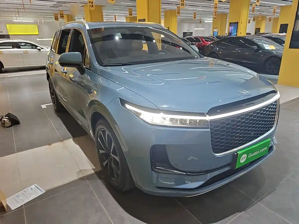 Фото 4 - Li Auto Li ONE