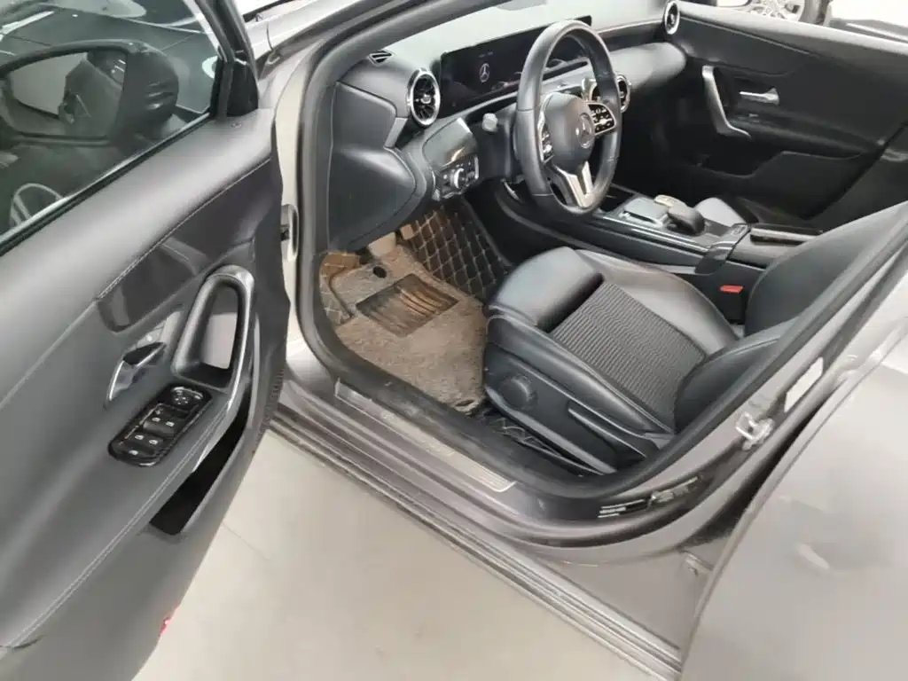 MERCEDES-BENZ CLASS A (IMPORTED)