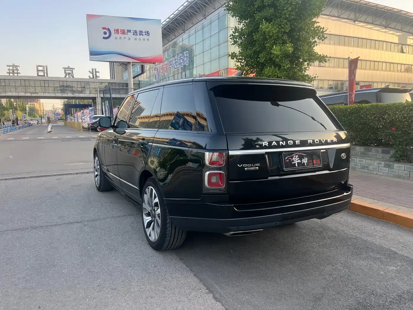 Land Rover Range Rover 2019 3.0 SC V6 Heritage Extended Edition фото 2