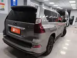 Photo 7 - Lexus GX