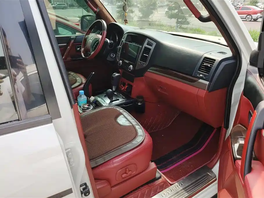 Mitsubishi Pajero 2006 Model 3.8L AT GLS фото 8
