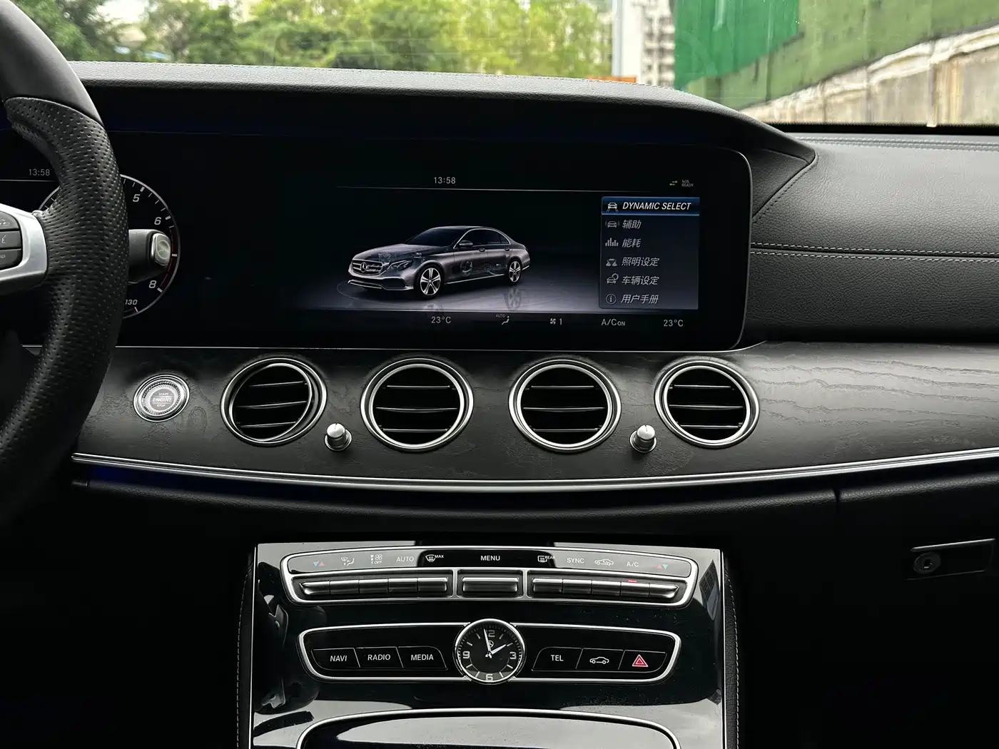 Mercedes-Benz E-Class 2016 E 200 L Sport Type фото 12